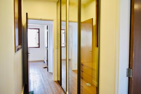 Casa de condomínio à venda com 220m², 4 quartos e 4 vagasSuíte 3