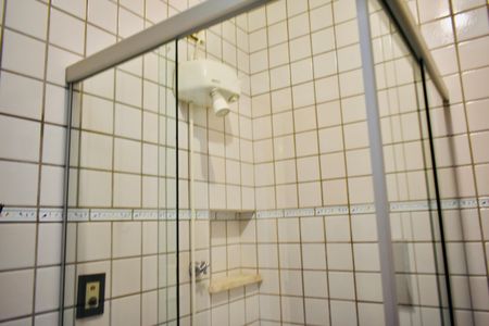 Casa de condomínio à venda com 220m², 4 quartos e 4 vagasBanheiro da Suíte 2