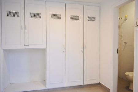 Casa de condomínio à venda com 220m², 4 quartos e 4 vagasQuarto de Serviço