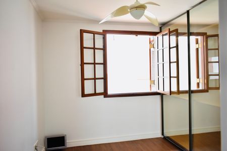 Casa de condomínio à venda com 220m², 4 quartos e 4 vagasSuíte 2