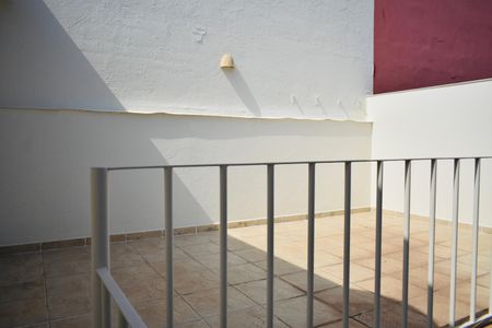 Casa de condomínio à venda com 220m², 4 quartos e 4 vagasTerraço