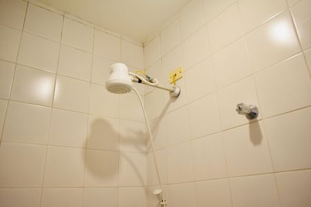 Casa de condomínio à venda com 220m², 4 quartos e 4 vagasBanheiro de Serviço