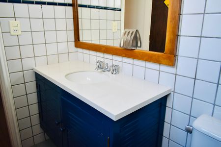 Casa de condomínio à venda com 220m², 4 quartos e 4 vagasBanheiro da Suíte 1