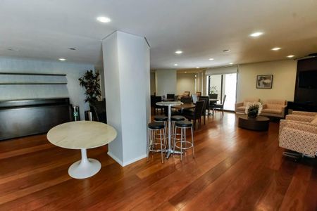 Apartamento à venda com 237m², 3 quartos e 3 vagasÁrea comum - Salão de festas