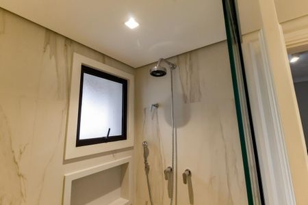 Apartamento à venda com 237m², 3 quartos e 3 vagasBanheiro da Suíte 1 - chuveiro