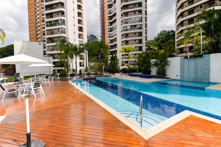 Apartamento à venda com 237m², 3 quartos e 3 vagasÁrea comum - Piscina