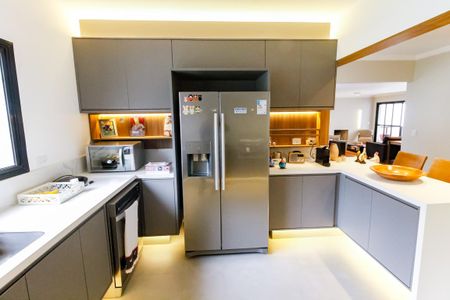 Apartamento à venda com 237m², 3 quartos e 3 vagasCozinha - Armários