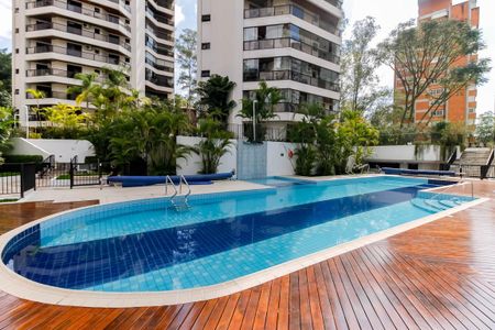 Apartamento à venda com 237m², 3 quartos e 3 vagasÁrea comum - Piscina