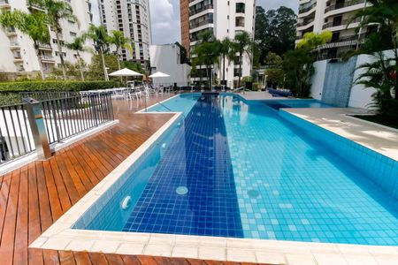 Apartamento à venda com 237m², 3 quartos e 3 vagasÁrea comum - Piscina