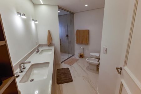 Apartamento à venda com 237m², 3 quartos e 3 vagasBanheiro da Suíte 3
