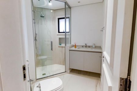 Apartamento à venda com 237m², 3 quartos e 3 vagasBanheiro da Suíte 2