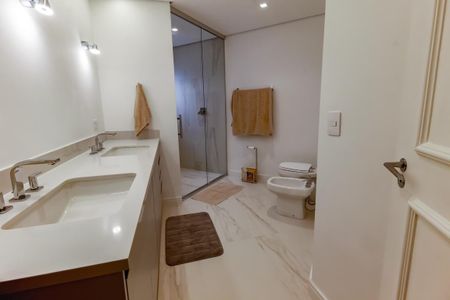 Apartamento à venda com 237m², 3 quartos e 3 vagasBanheiro da Suíte 3