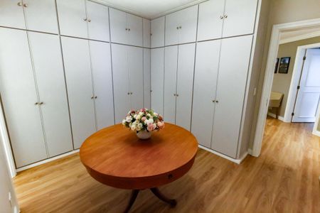 Apartamento à venda com 237m², 3 quartos e 3 vagasCloset da suíte 3