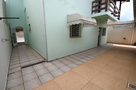 Casa à venda com 310m², 4 quartos e 5 vagasQuintal
