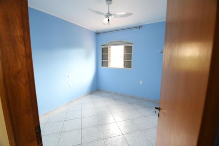 Casa à venda com 310m², 4 quartos e 5 vagasQuarto 2