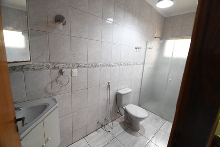 Casa à venda com 310m², 4 quartos e 5 vagasBanheiro 1