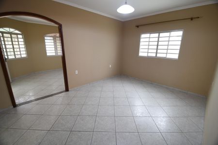 Casa à venda com 310m², 4 quartos e 5 vagasSala de Jantar