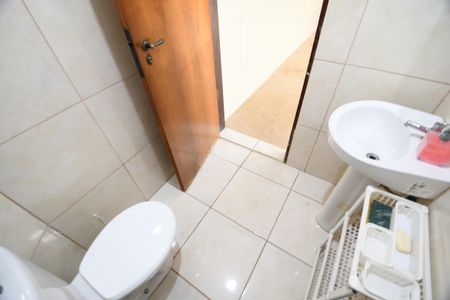 Casa à venda com 310m², 4 quartos e 5 vagasBanheiro de serviço