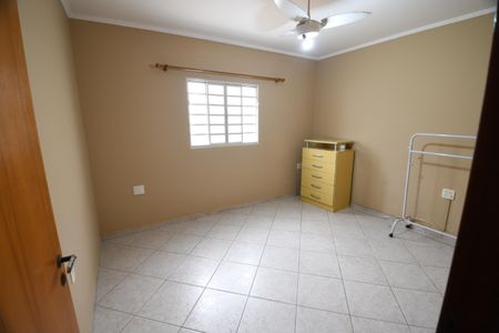Casa à venda com 310m², 4 quartos e 5 vagasEscritório