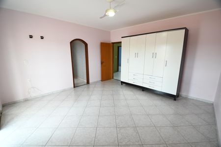 Casa à venda com 310m², 4 quartos e 5 vagas Suíte