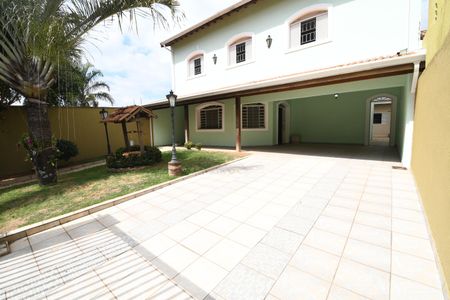 Casa à venda com 310m², 4 quartos e 5 vagasGaragem