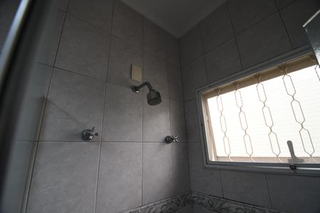 Casa à venda com 310m², 4 quartos e 5 vagasBanheiro 1