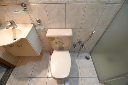 Casa à venda com 310m², 4 quartos e 5 vagasBanheiro 2