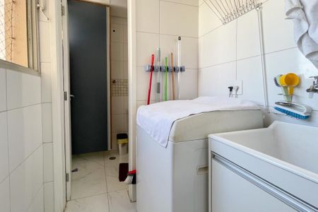 Apartamento à venda com 70m², 3 quartos e 1 vaga Apartamento à venda com 70m², 3 quartos e 1 vagaÁrea de Serviço