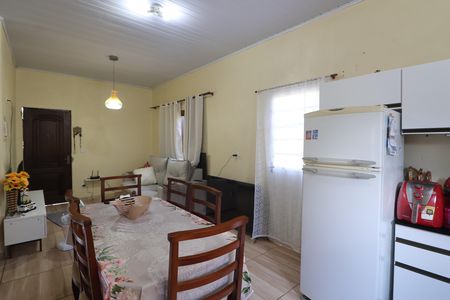 Casa à venda com 48m², 2 quartos e 2 vagasSala/Cozinha