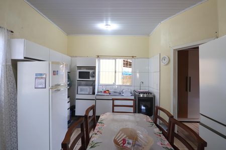 Casa à venda com 48m², 2 quartos e 2 vagasSala/Cozinha