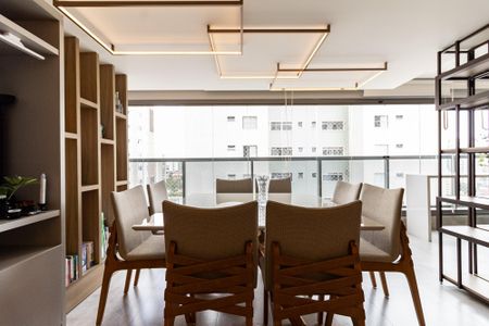 Apartamento à venda com 99m², 2 quartos e 2 vagasVaranda 