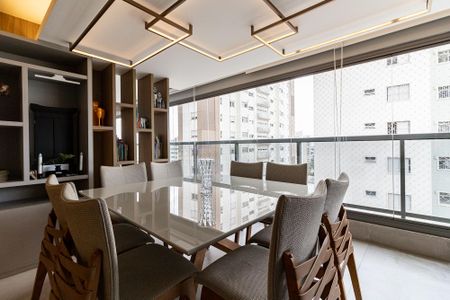 Apartamento à venda com 99m², 2 quartos e 2 vagasVaranda 