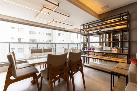 Apartamento à venda com 99m², 2 quartos e 2 vagasVaranda 