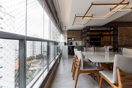 Apartamento à venda com 99m², 2 quartos e 2 vagasVaranda 