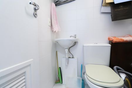 Apartamento à venda com 88m², 2 quartos e 2 vagasBanheiro de serviço