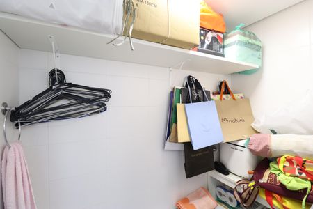 Apartamento à venda com 88m², 2 quartos e 2 vagasBanheiro de serviço