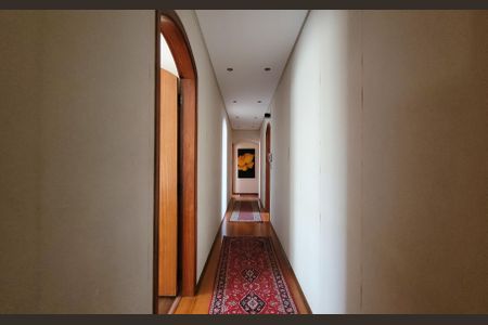 Apartamento à venda com 284m², 5 quartos e 3 vagasCorredor