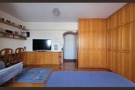 Apartamento à venda com 284m², 5 quartos e 3 vagasSuíte 2