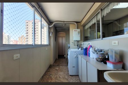 Apartamento à venda com 284m², 5 quartos e 3 vagasLavanderia
