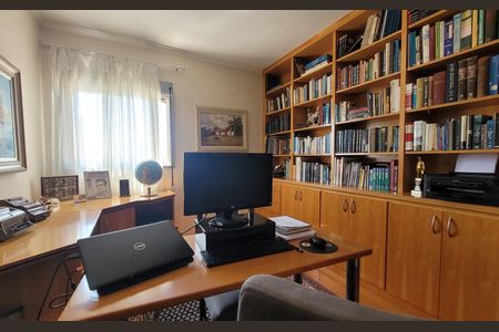 Apartamento à venda com 284m², 5 quartos e 3 vagasQuarto