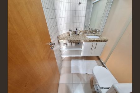 Apartamento para alugar com 115m², 3 quartos e 2 vagas Apartamento para alugar com 115m², 3 quartos e 2 vagasBanheiro da suíte
