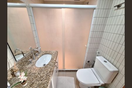Apartamento para alugar com 115m², 3 quartos e 2 vagas Apartamento para alugar com 115m², 3 quartos e 2 vagasBanheiro da suíte