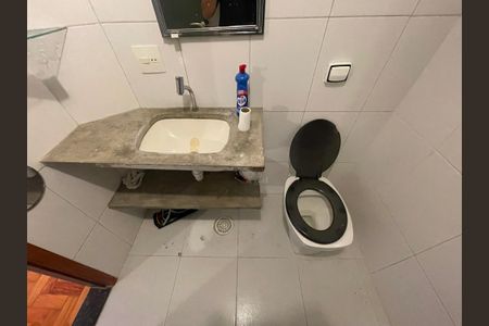 Apartamento à venda com 64m², 2 quartos e sem vaga Apartamento à venda com 64m², 2 quartos e sem vagaBanheiro Social