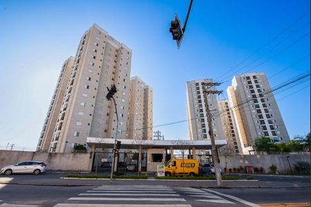 Apartamento para alugar com 56m², 2 quartos e 1 vagaFachado do condomínio