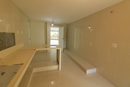 Apartamento à venda com 262m², 4 quartos e 2 vagasCozinha