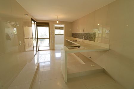 Apartamento à venda com 262m², 4 quartos e 2 vagasCozinha