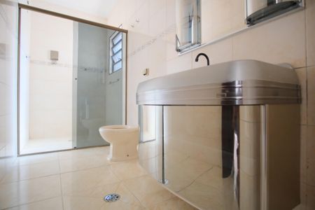 Casa à venda com 180m², 5 quartos e 4 vagasBanheiro da Suíte 4