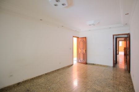 Casa à venda com 180m², 5 quartos e 4 vagasSala