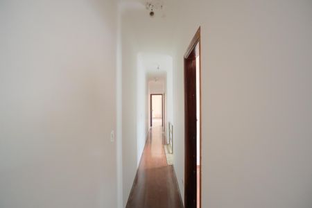 Casa à venda com 180m², 5 quartos e 4 vagasCorredor