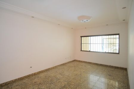 Casa à venda com 180m², 5 quartos e 4 vagasSala